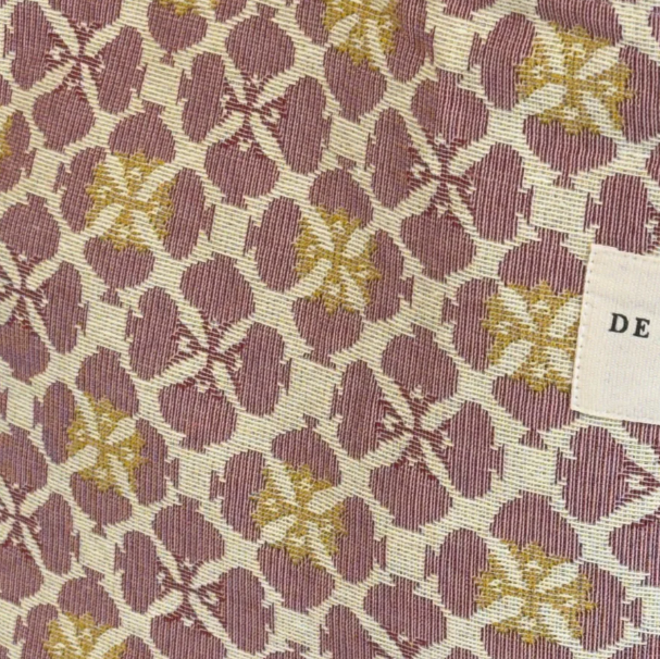 송혜교 스페인 여행룩 DE LA MUR 가방, 직물 패턴과 소재 디테일