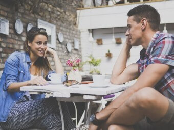 손절한-친구를-업무상-어쩔수없이-만나야하는-상황