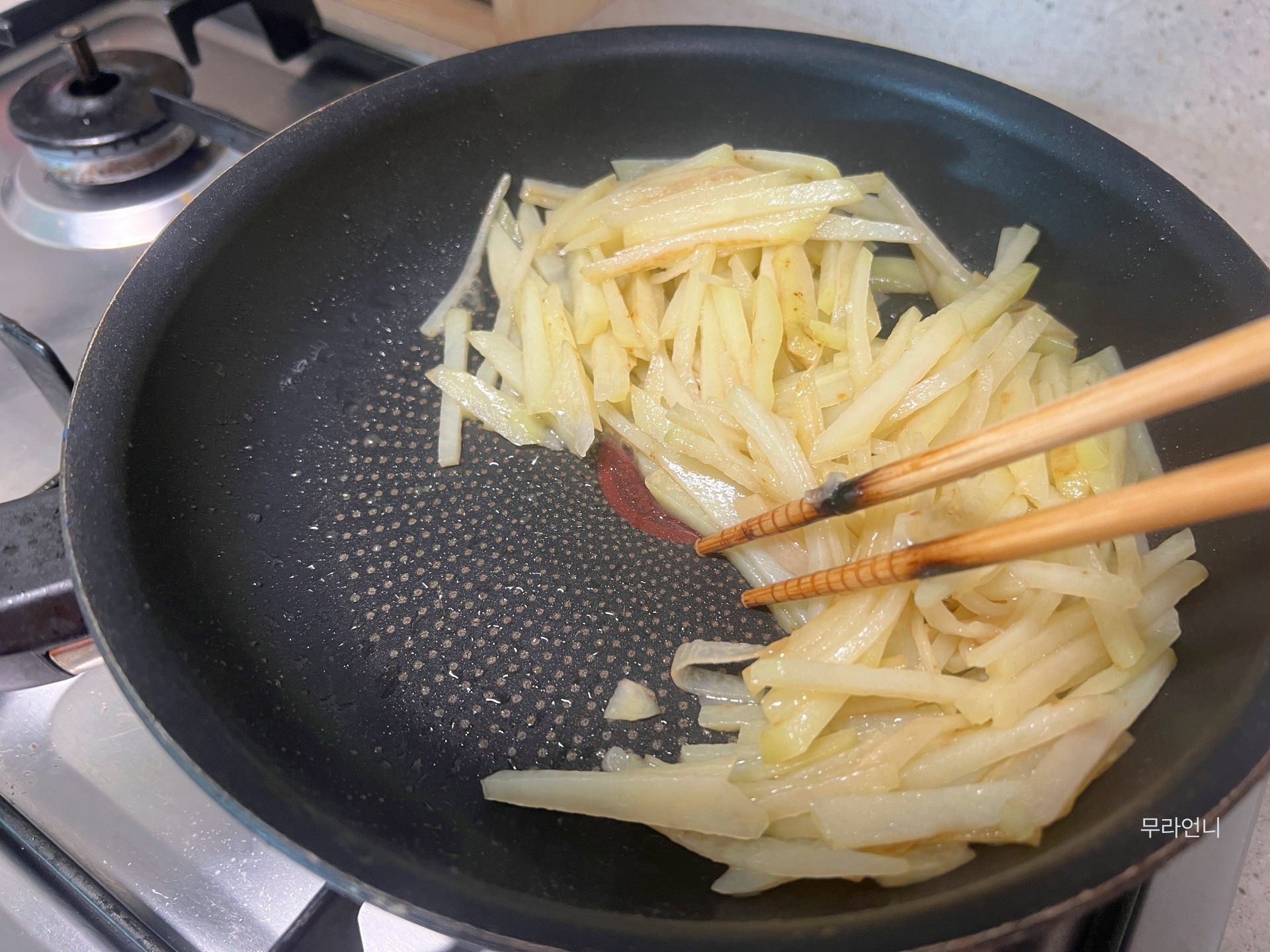 볶다보면 물이 금방 없어져요