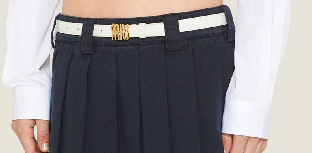 미우미우 여성 벨트 착용