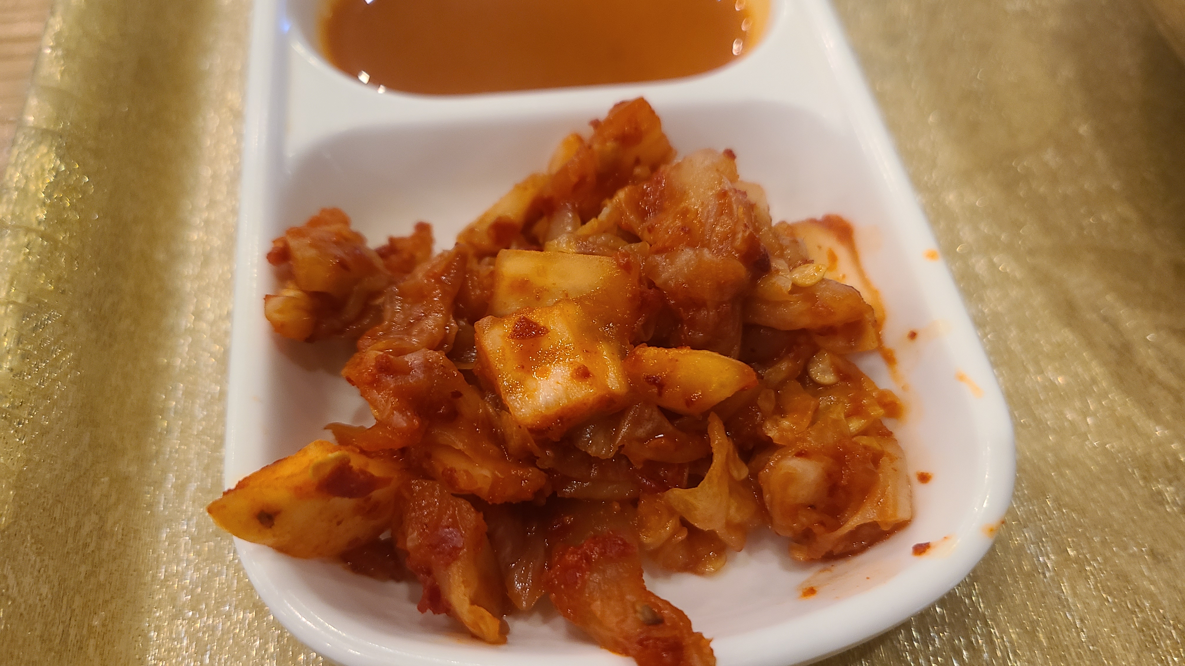 파주닭국수-밑반찬-김치