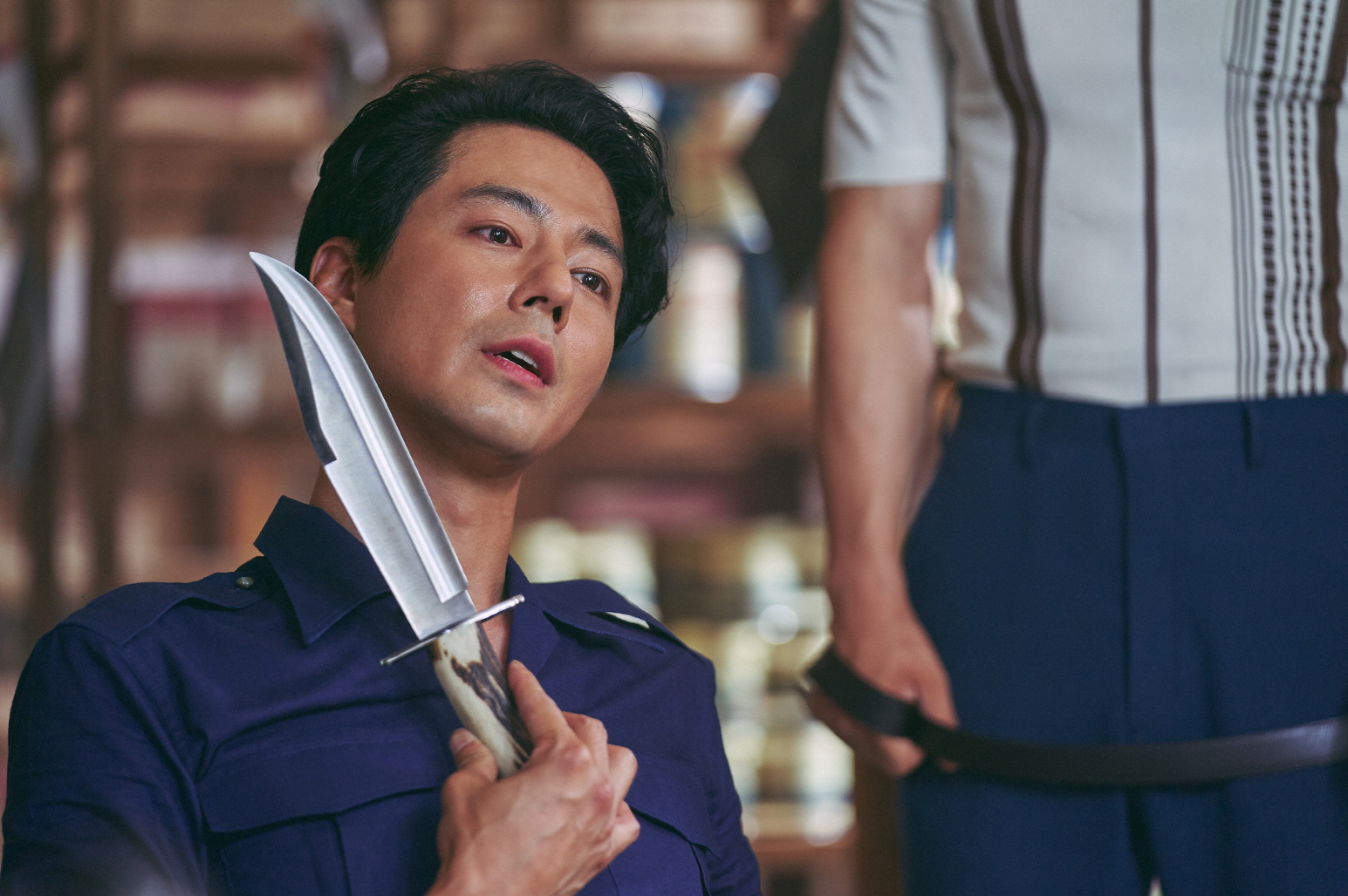 밀수왕 권상사(조인성)