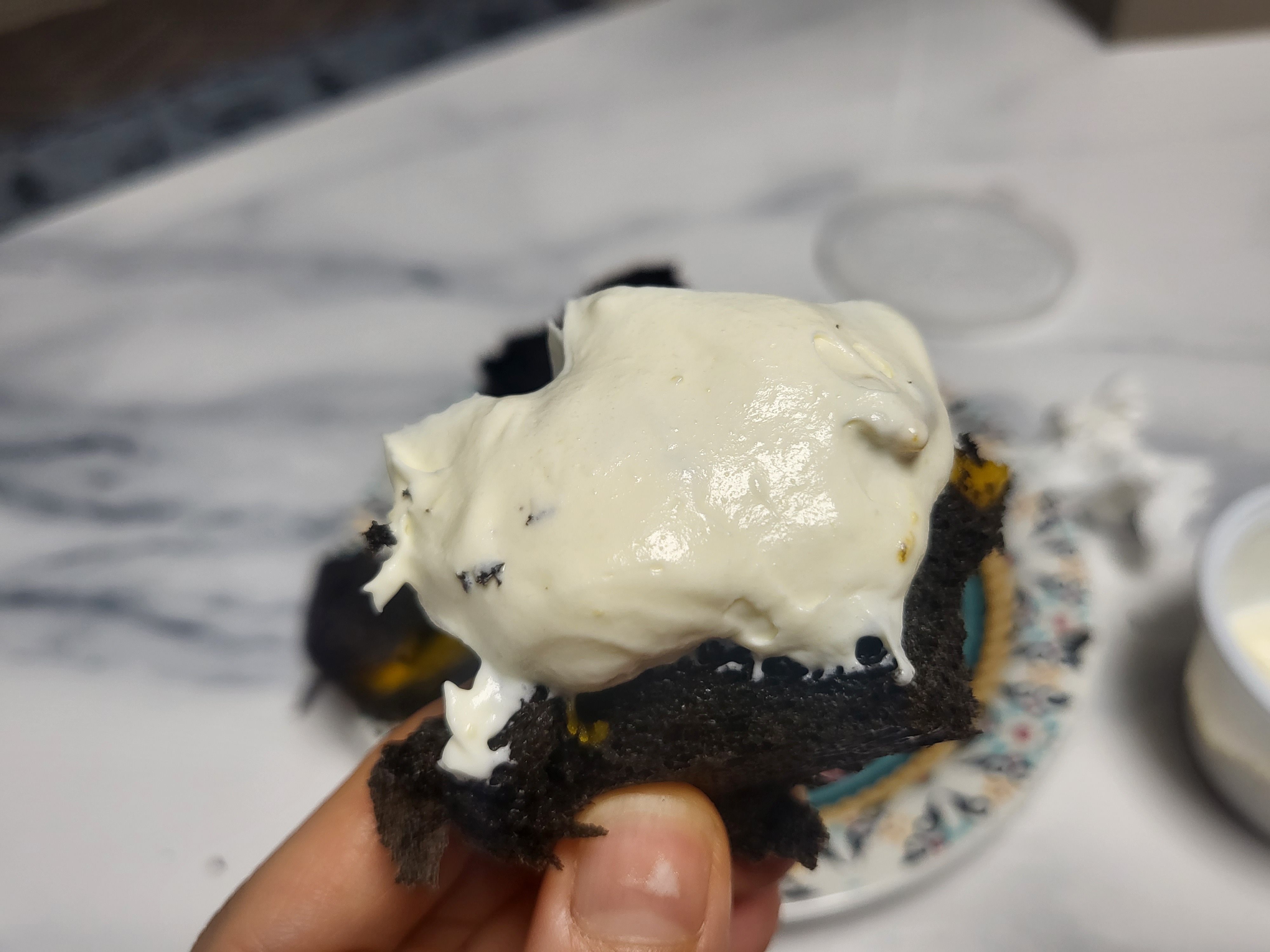 솔보 쌀연탄빵 크림치즈소스에 한입