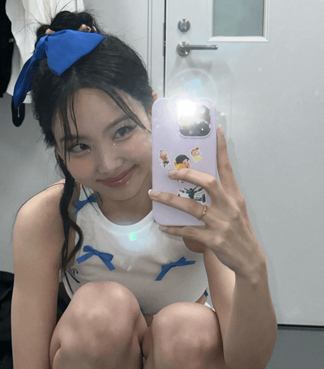 나연 셀카