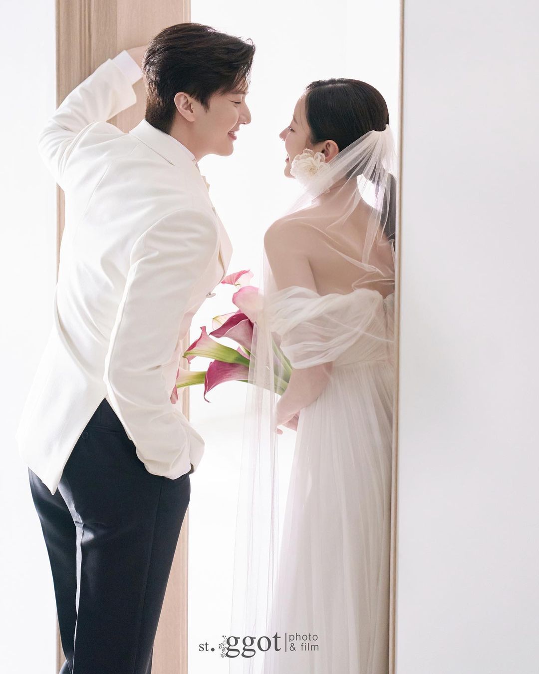 천둥과 미미 결혼