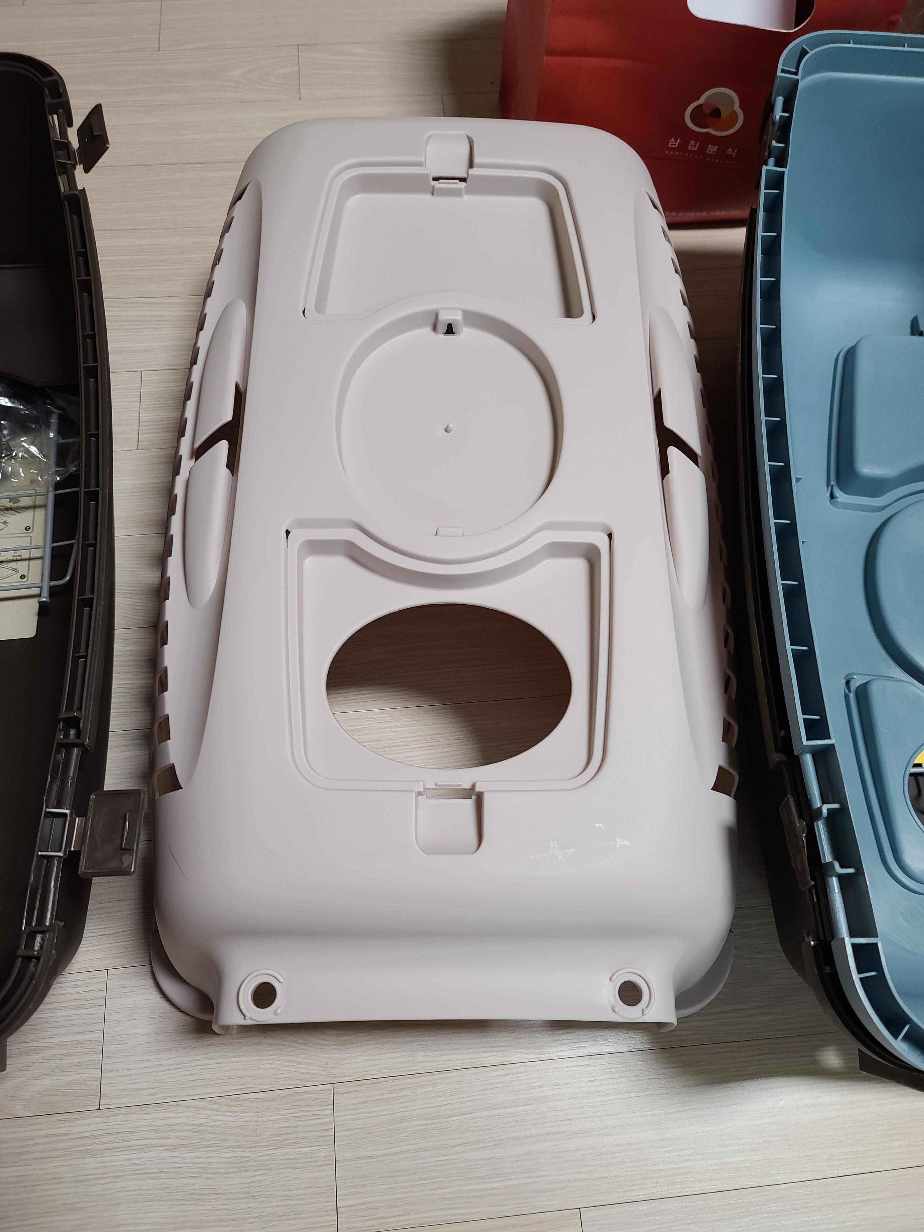 새 이동장이 왔다. 고양이들 총출동!