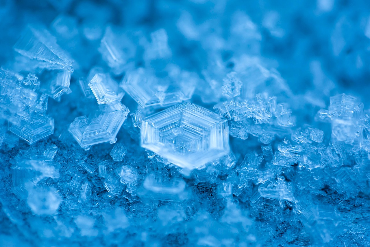 First Frost Kiss [Nova Rae]