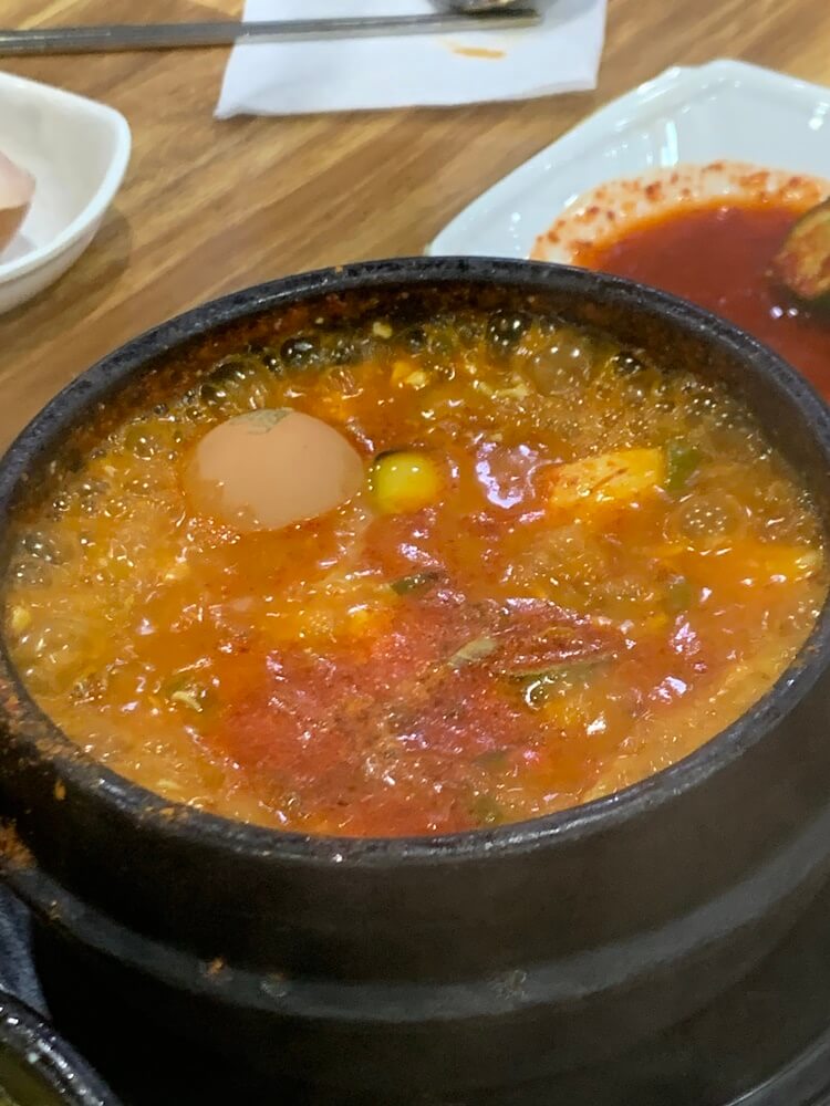 계란 껍질 들어간 순두부찌개