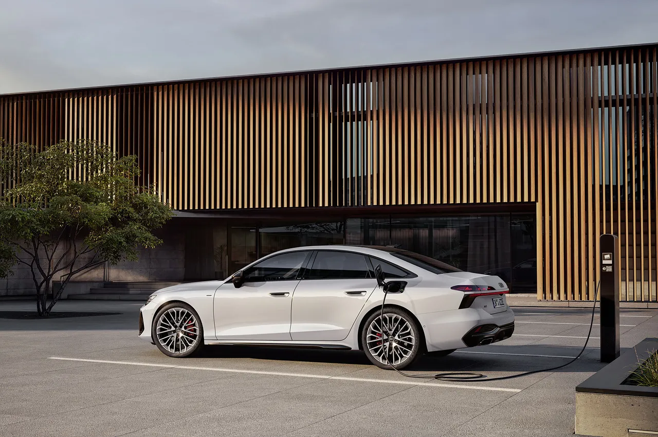 아우디 A6 하이브리드 이미지