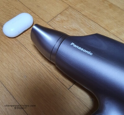 헤어-드라이기로-케이스-충전-단자-물기-제거