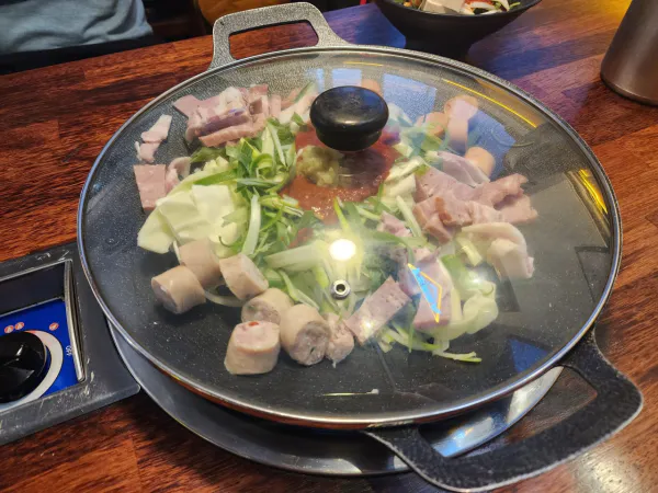 생생정보 대결 맛 대 맛 수제 햄부대찌개 vs 매운 돼지갈비찜