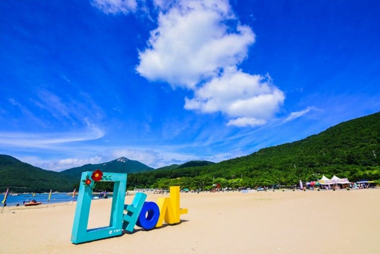 남해안의 작은 몰디브, 거제 ‘명사해수욕장’ 완전 정복