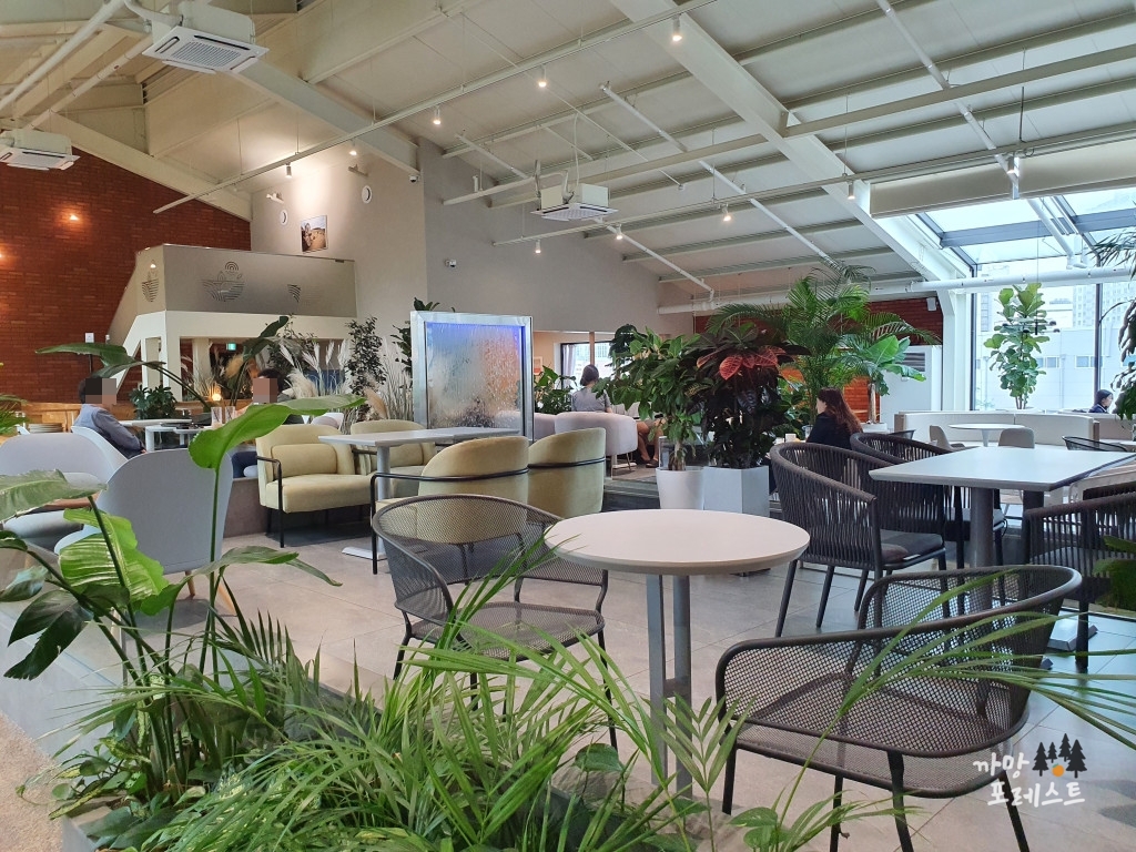 동탄 카페 아스타나 창가자리