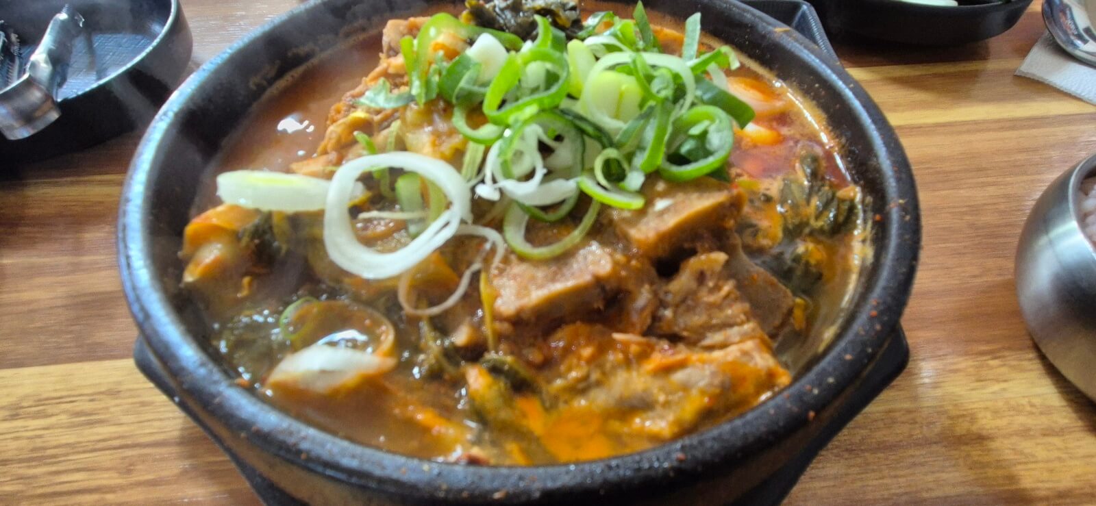 뚝배기를 뚫고 나오는 감동