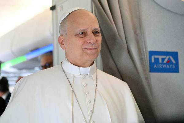 트럼프 '예수 합성 사진' 파문! 교황 직격에 신성모독 논란까지... 정신 건강 이상설 실체는?