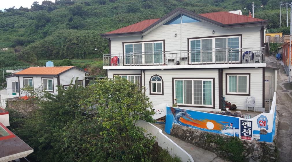 연대도에 위치한 6시내고향 1박3식펜션