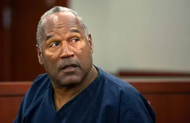 오렌설 제임스 심슨(영어: Orenthal James Simpson, 1947년 7월 9일~2024년 4월 10일)은 미국의 미식 축구 선수, 배우, 범죄자이다.