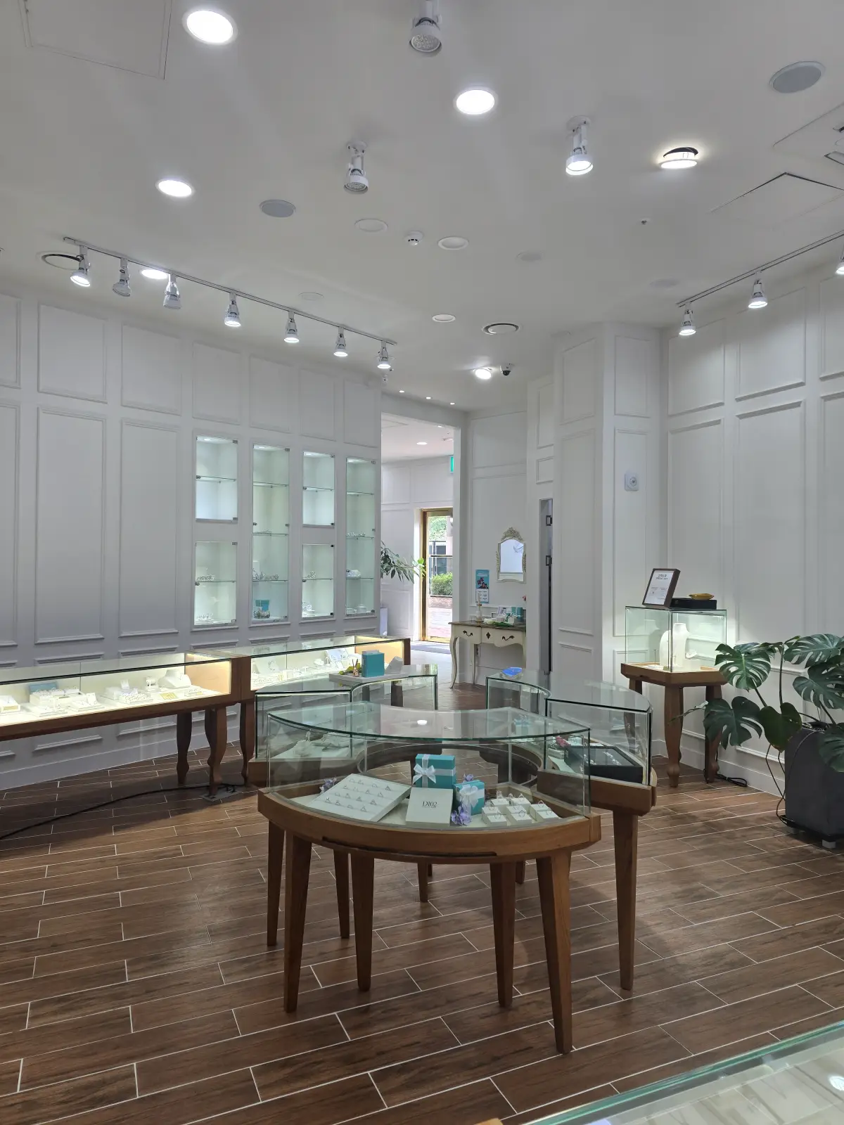 D102-수원점-내부-1