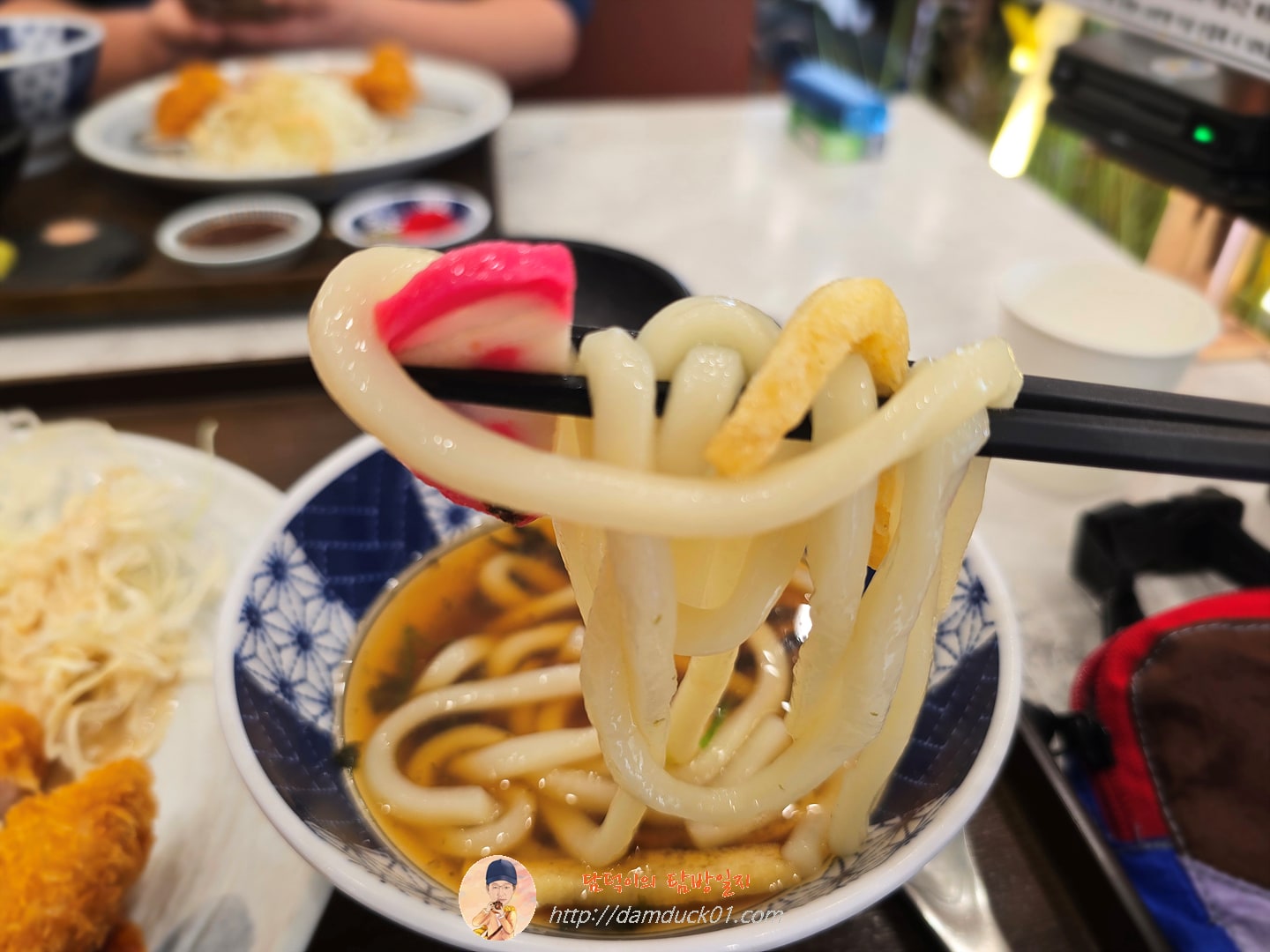 매콤로스카츠정식