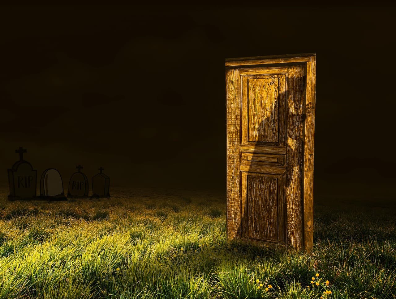 세계에서 가장 유명한 심령 스팟 10곳, 괴담과 과학적 분석