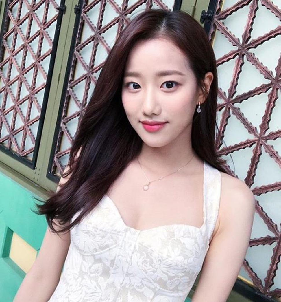 이나은 목걸이