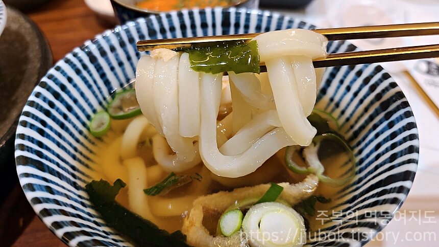 백소정-돈가스-밑반찬-미니우동-2