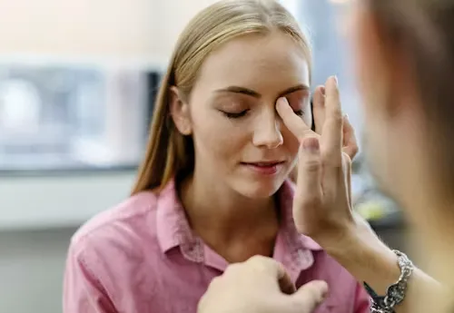 안구 건조증의 원인과 증상