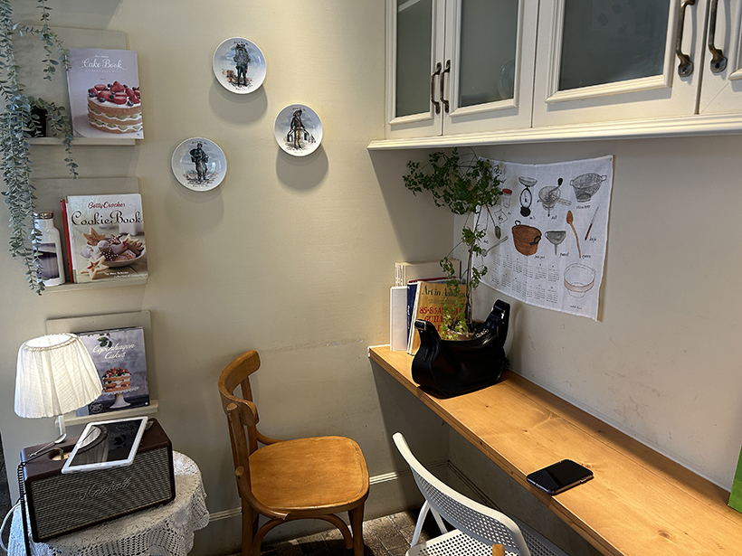 앨리스-케이커리-내부3