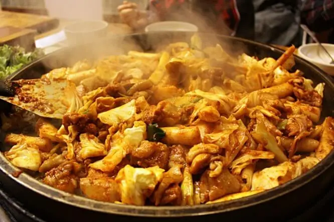 명동닭갈비골목_닭갈비