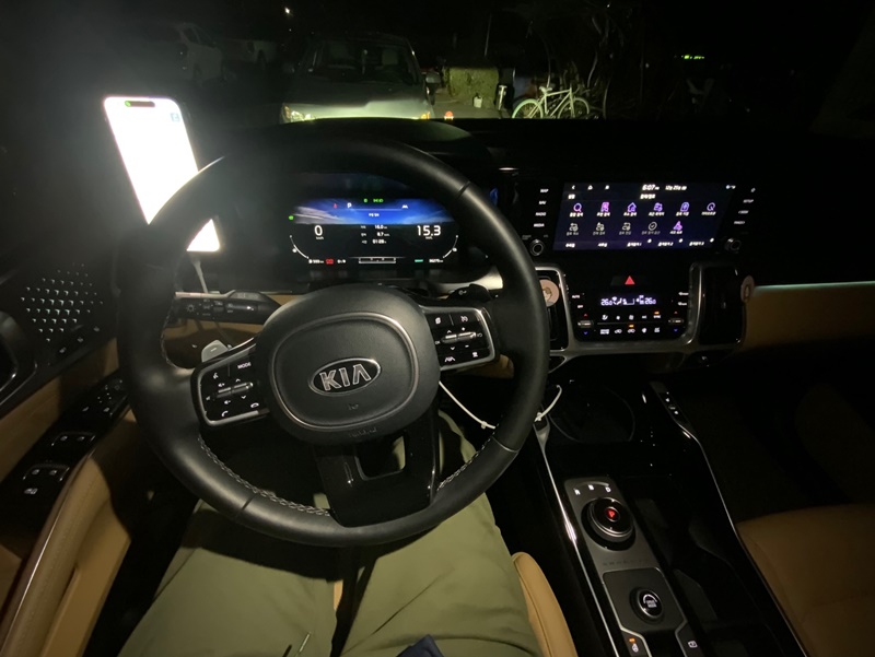 쏘렌토 MQ4 거치대 마운트 충전(1)