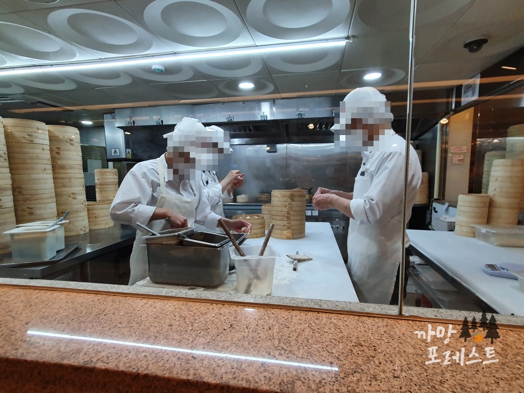 딘타이펑 만두 빚기