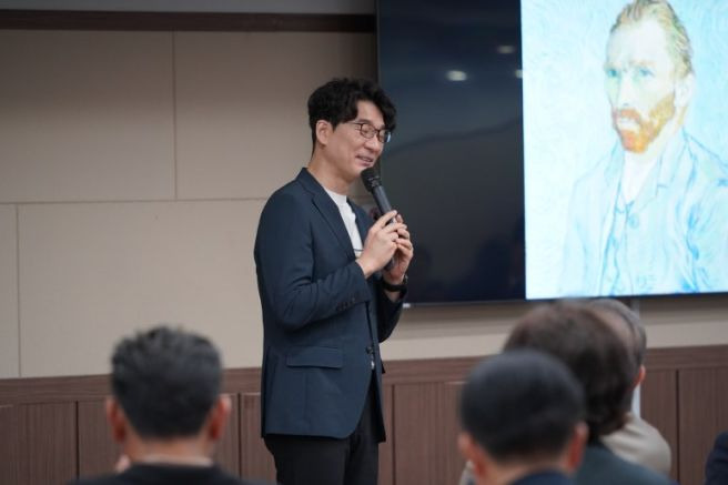 이창용 도슨트 프로필 총정리｜나이&middot;학력&middot;경력&middot;현무로드 김남길&middot;사기꾼들 프리다 칼로 800억 그림