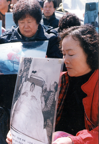 원진 레이온, 동전이 새까맣게 변하고, 콘크리트 벽이 부스러질 정도의 독가스, 죽음의 공장, 꼬리에 꼬리를 무는 그날 이야기 꼬꼬무 시즌3, 85회