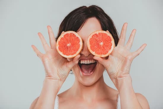 껍질까지 먹어야 몸에 좋은 과일