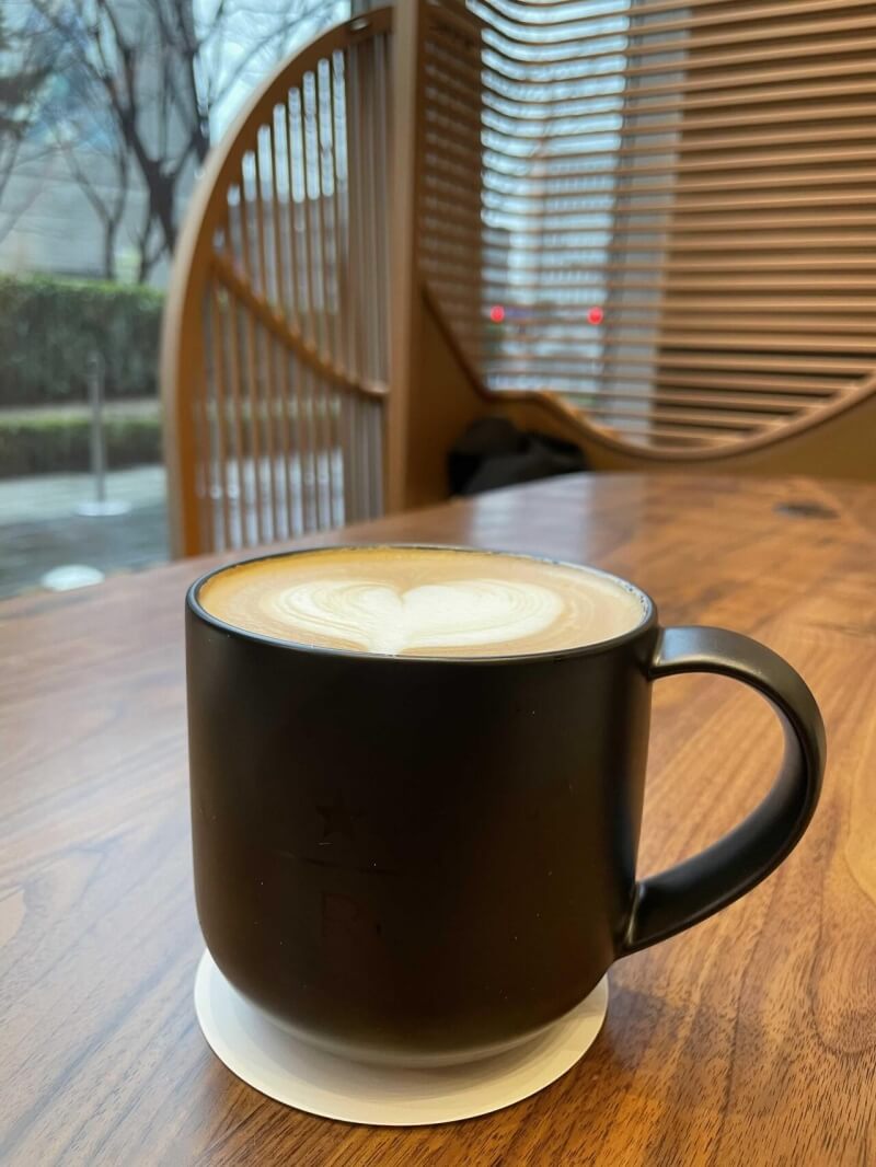 스타벅스-리저브-대표-메뉴-바닐라빈-라떼