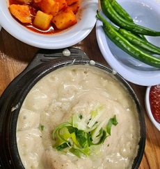 삼계탕-고추-깍두기