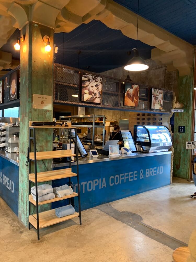 음료 주문하는 곳 및 담요