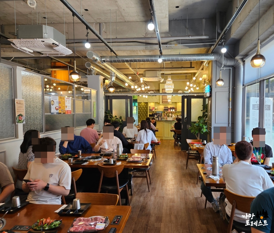 샤브큐 매장 내부 분위기