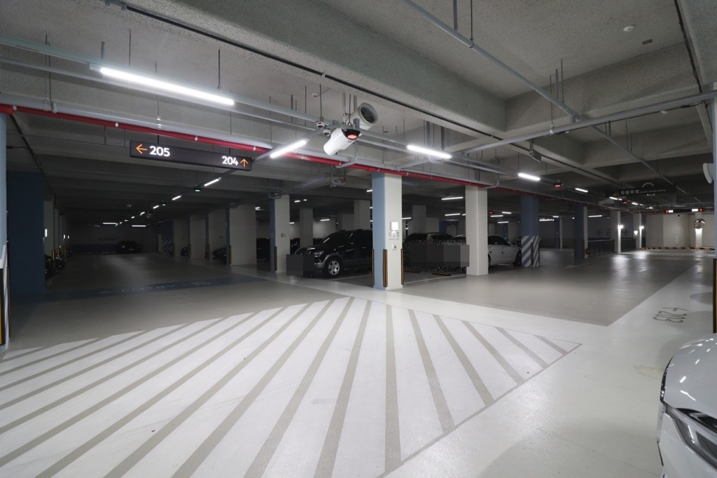 호반써밋목동 지하주차장