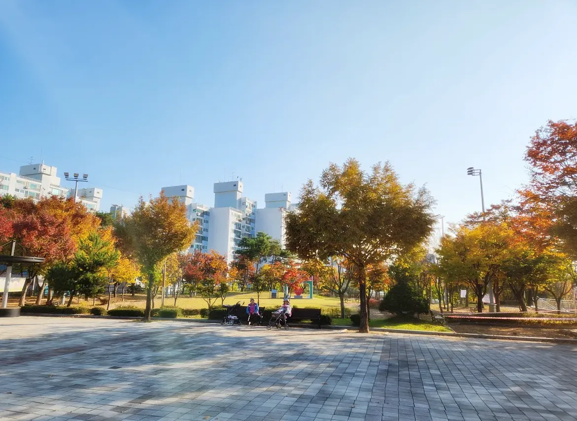 평생학습북카페-바깥-공원