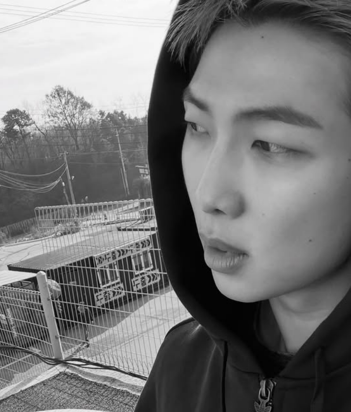 방탄소년단 RM 부상 BTS 공연 광화문