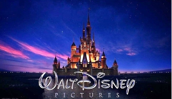 디즈니 오프닝에 나오는 궁전 이미지