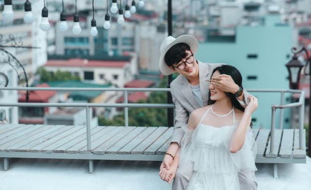 커플 로맨틱 여행 관련 사진