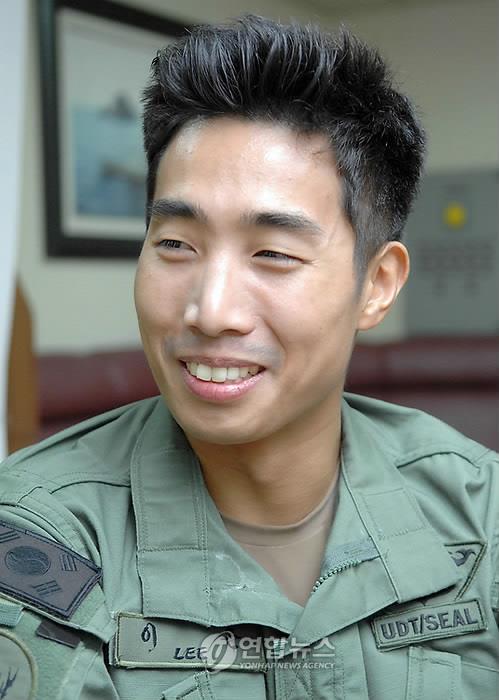 유튜버 이근 대위 프로필