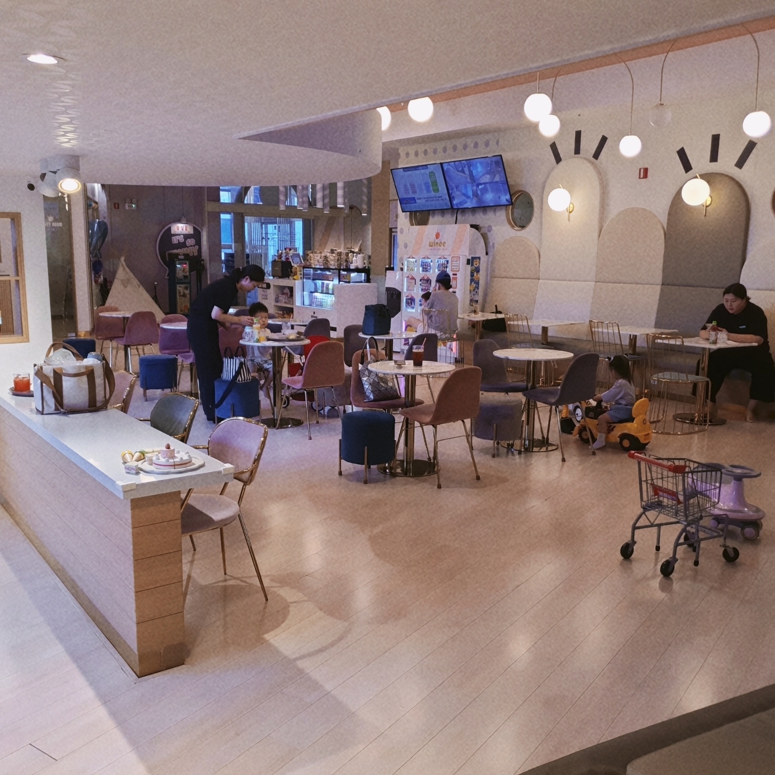 위니 키즈카페 내부모습4