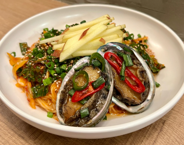 망원역 전복 비빔국수