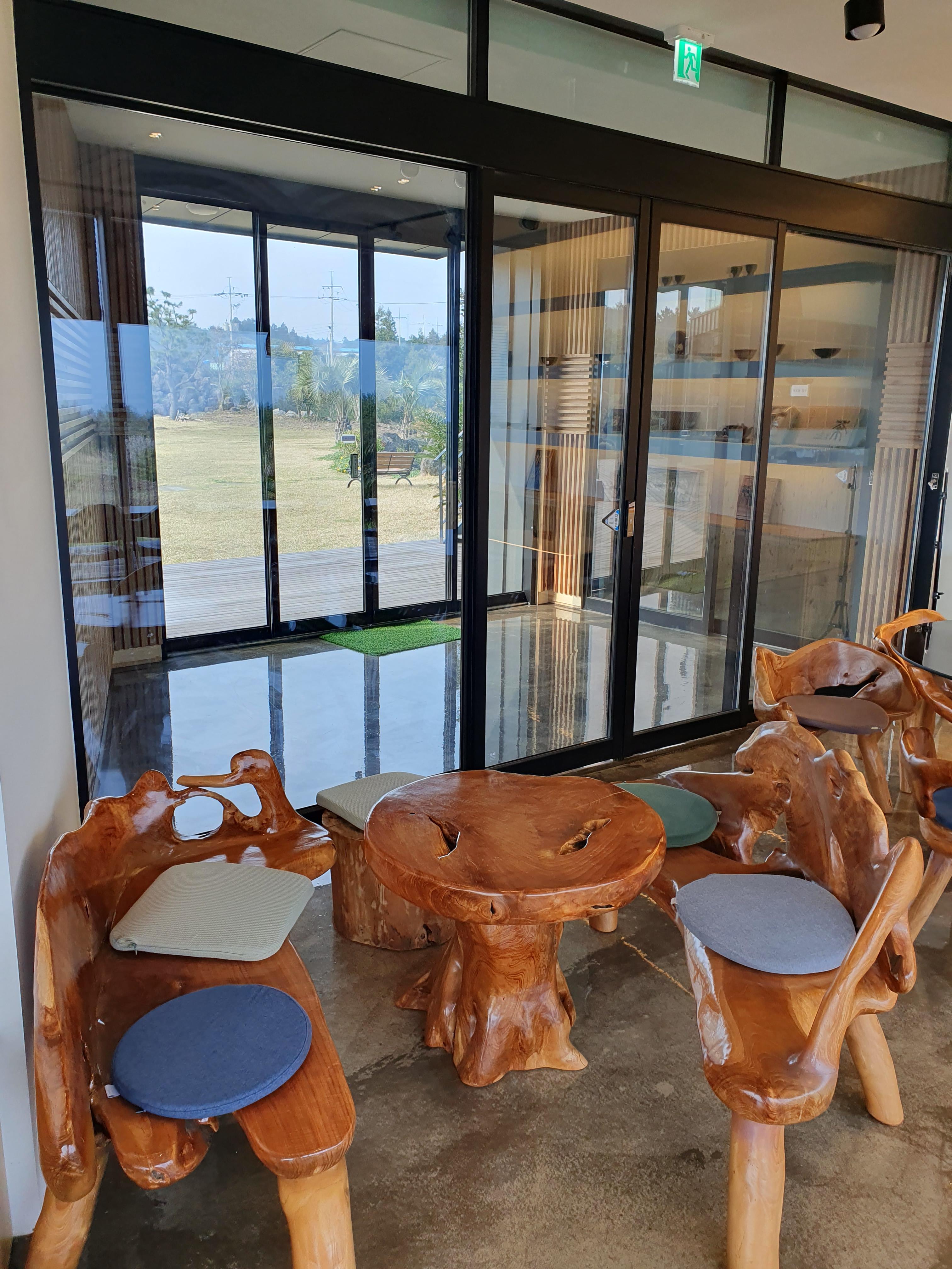 제주 수망다원 카페 실내 매장사진3