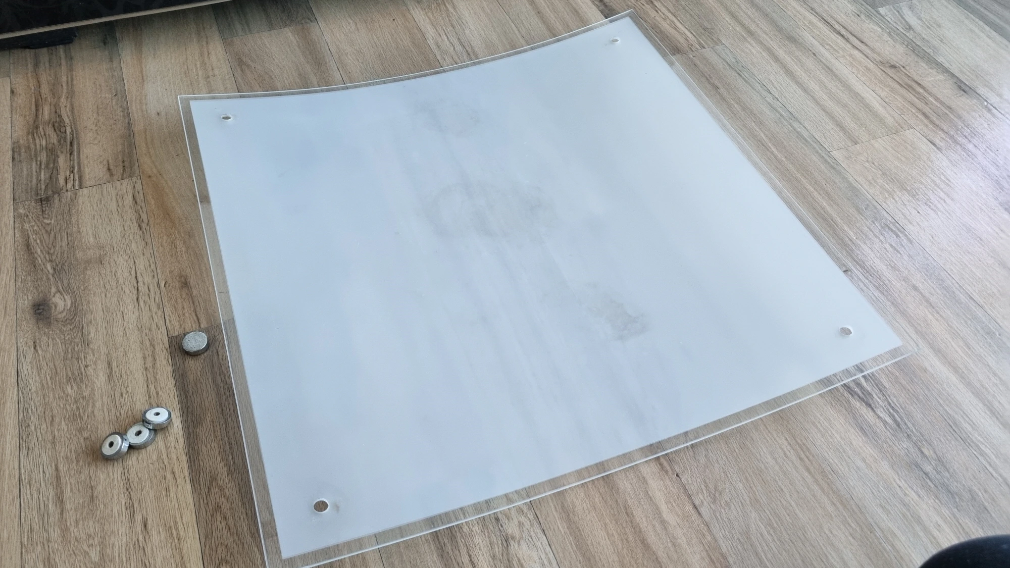 전등 커버 열린 모습