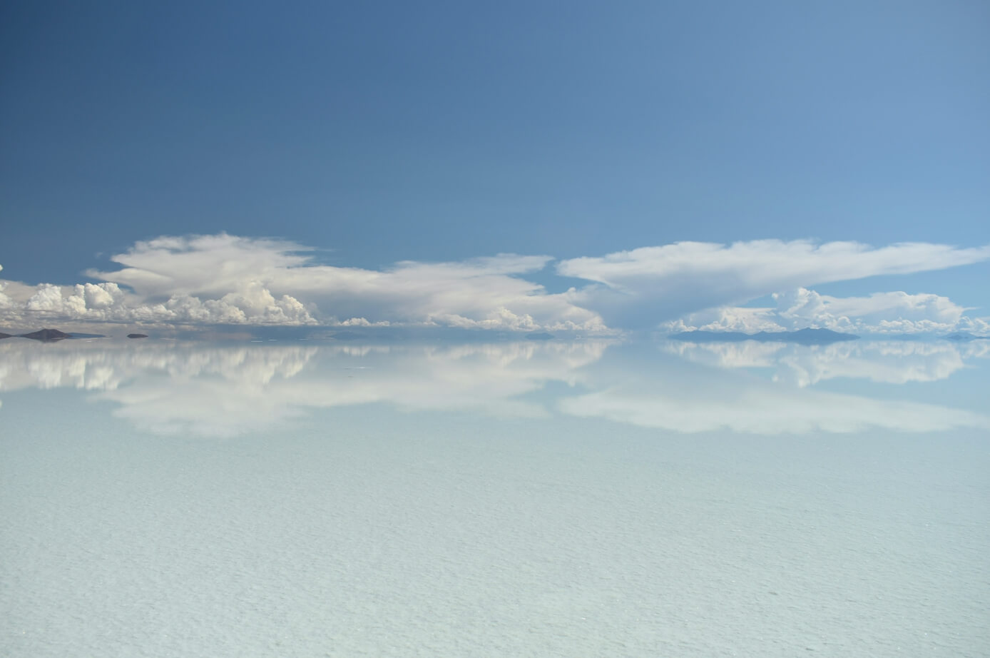 우유니 소금 사막 사진