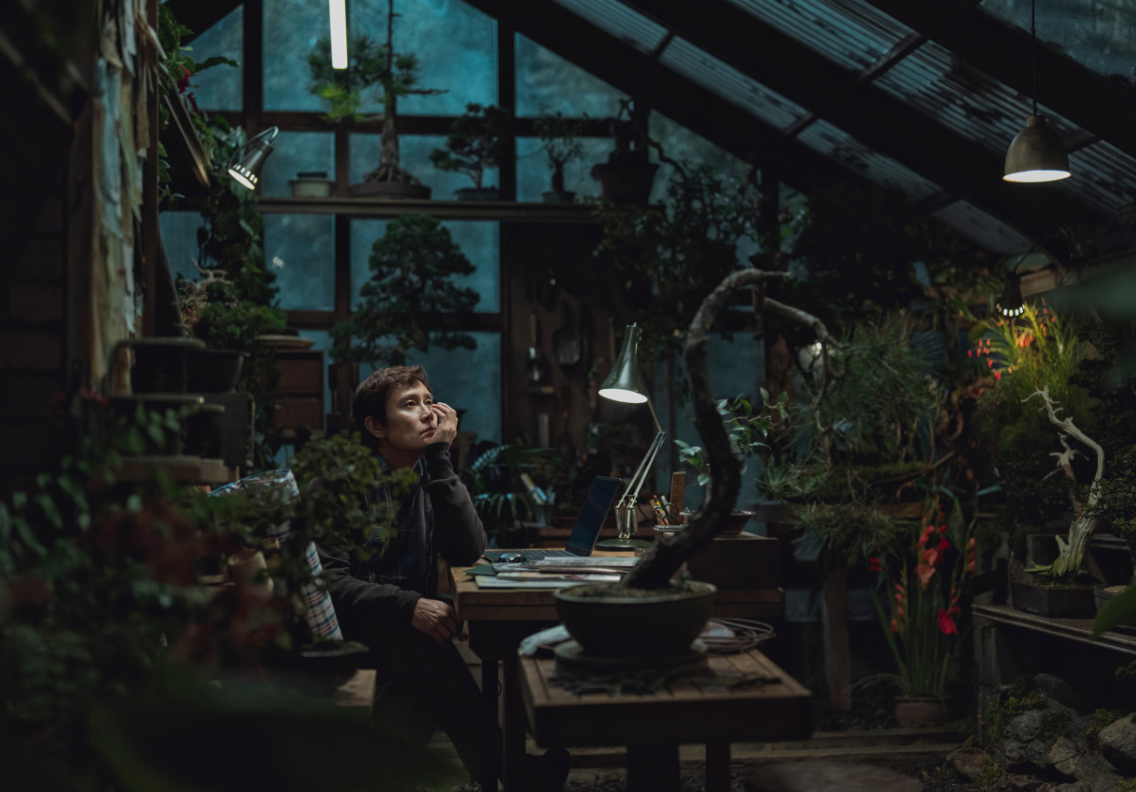 어쩔수가없다 이병헌 - 출처: 공식홈